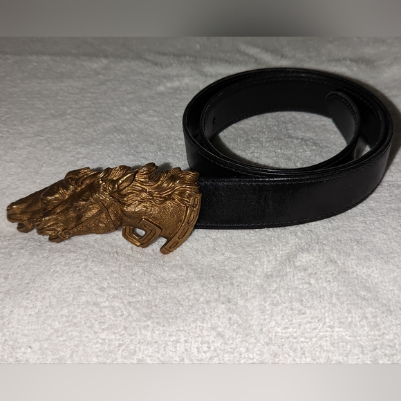 Gucci Accessories - Vintage Gucci double bronze horses head buckle and black leather belt. 65-26